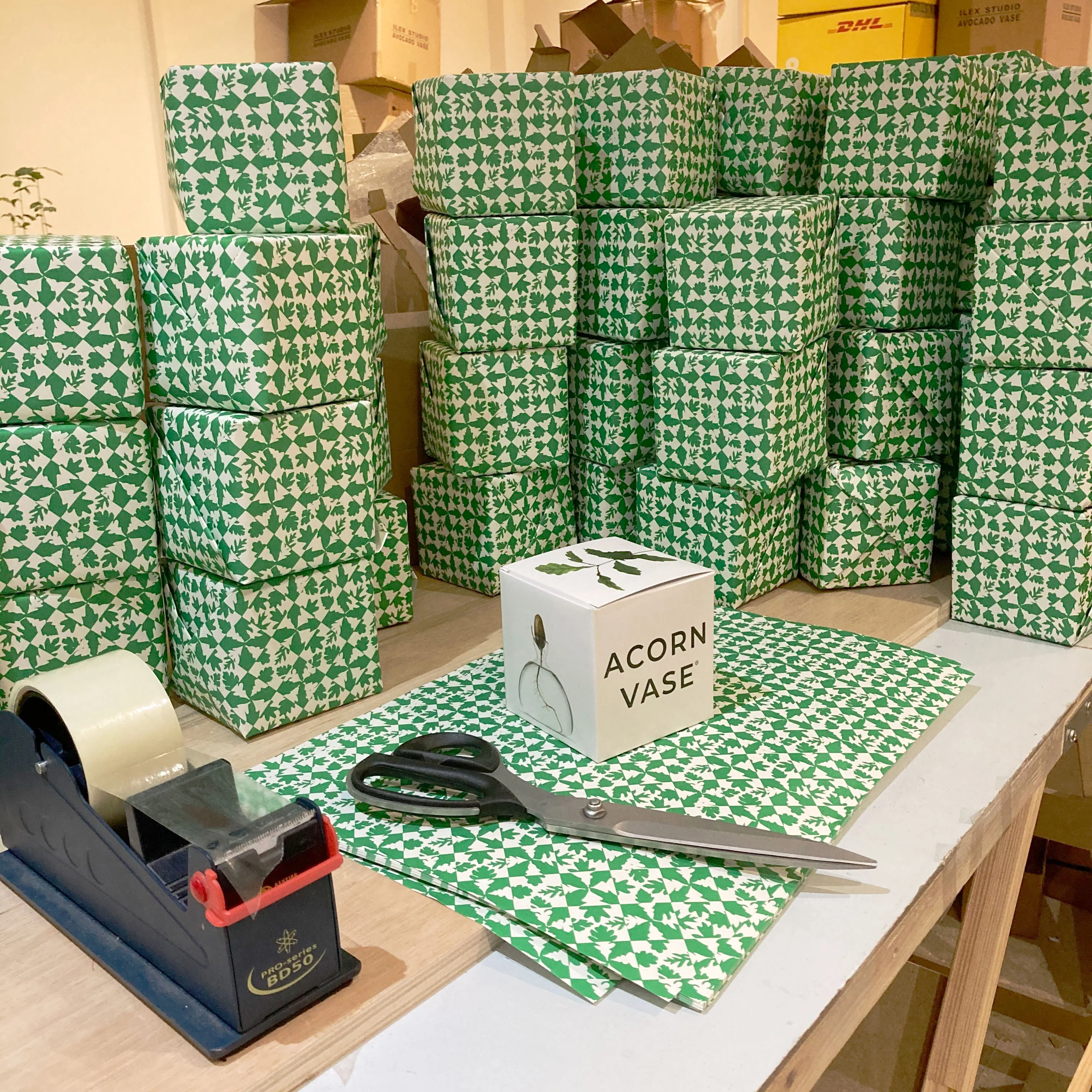 Oak Leaf Wrapping Paper - Image 4